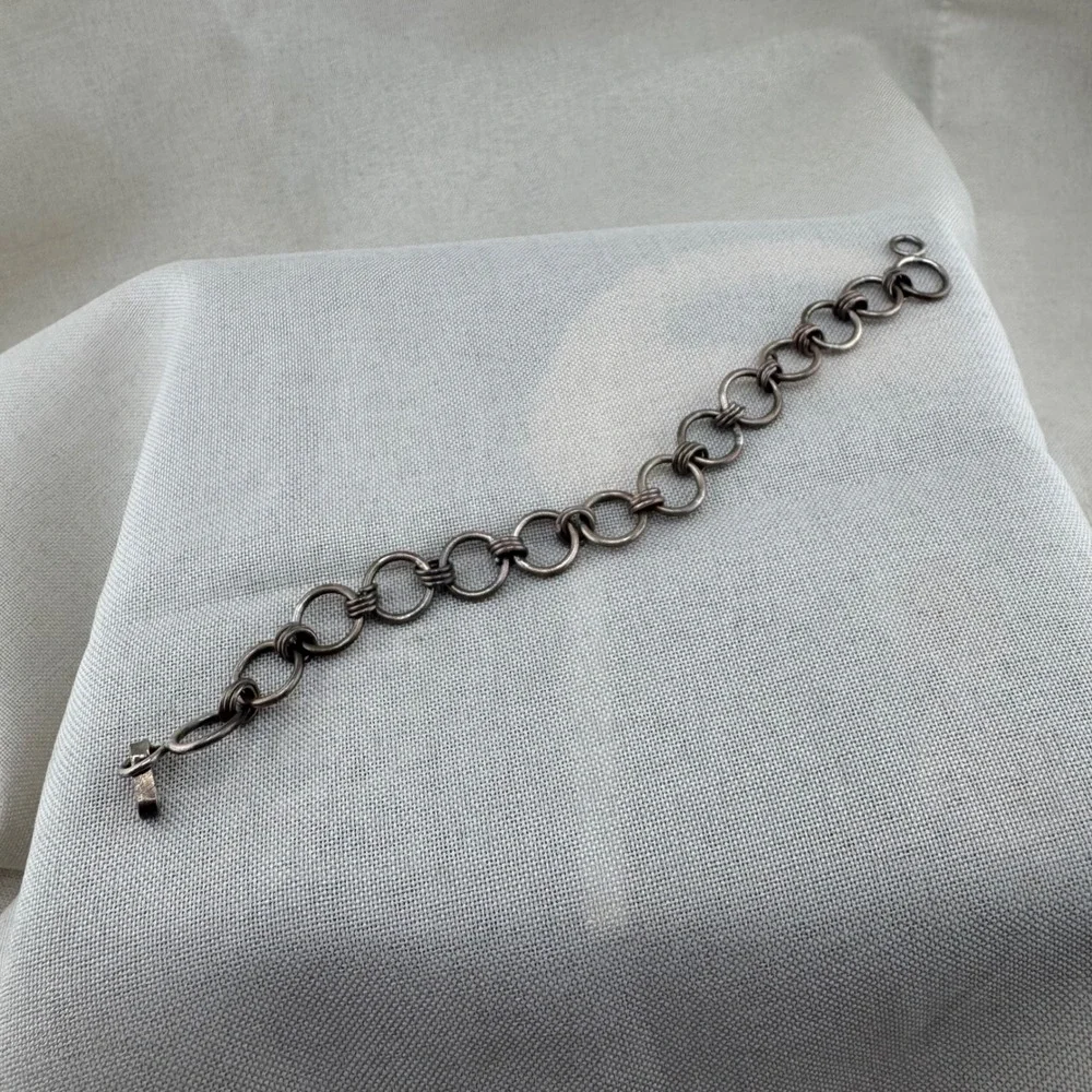 Link Bracelet Silver Tone Interlocking Ring Dark Patina 6.25 Inch Boho